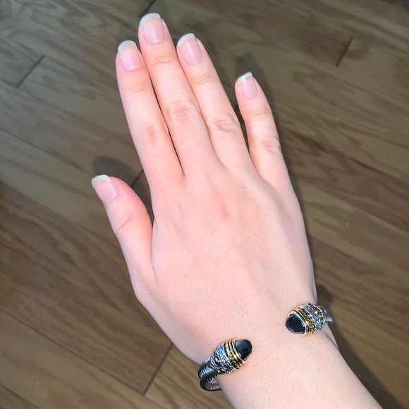 Black Onyx Stone End Caps Cable Bracelet - Picture 3 of 15